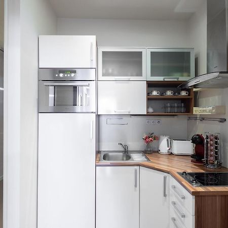 10 Min City Centre 5 People Apartment, Free Coffee براغ المظهر الخارجي الصورة